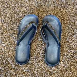 Flip Flops that have some Rhinestones and size 7